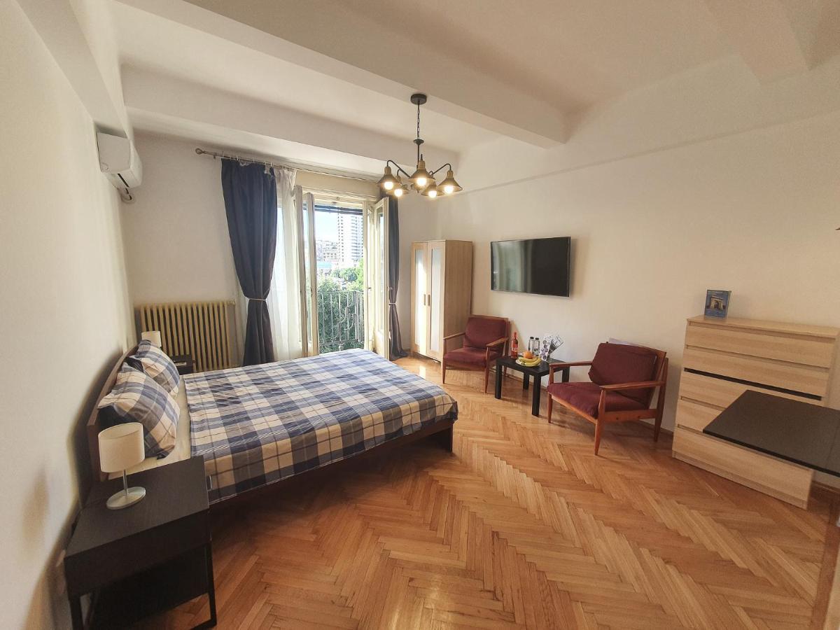 בוקרשט Charming Studio With City View מראה חיצוני תמונה