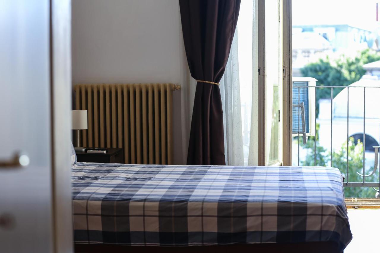 בוקרשט Charming Studio With City View מראה חיצוני תמונה